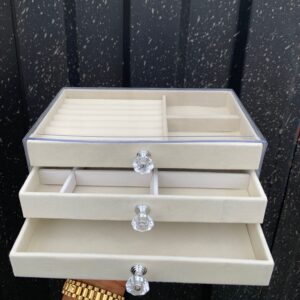 Transparent jewelry box